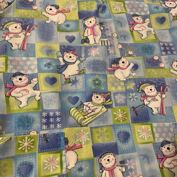 White Cross Scrub Top Polar Bear Snowflakes Christmas Winter Holiday Print Small - Picture 5 of 8